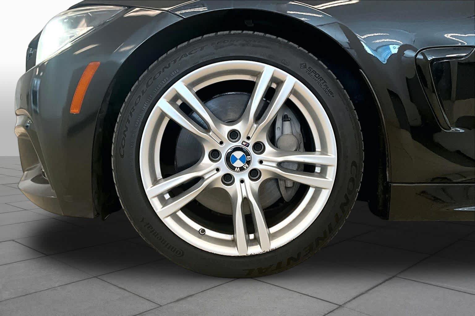 Used 2019 BMW 430i Coupe w/ M Sport Package RWD image 9