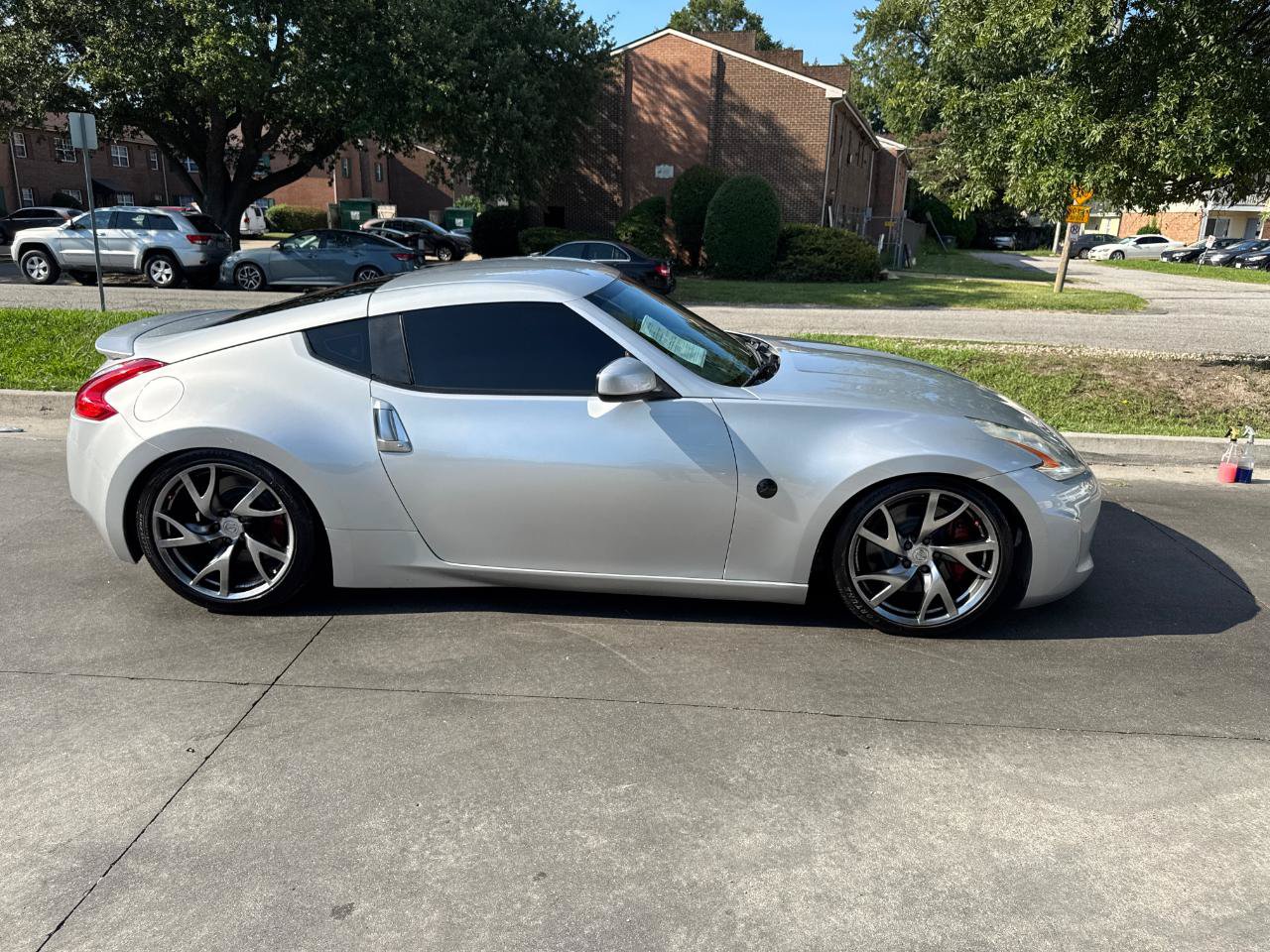 Used 2014 Nissan 370Z Coupe w/ Sport Package RWD image 3