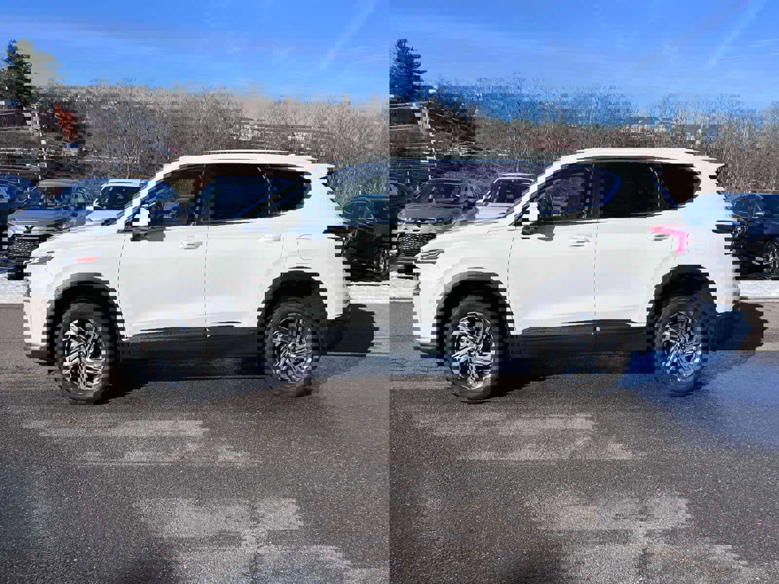 Used 2023 Hyundai Santa Fe SE image 2