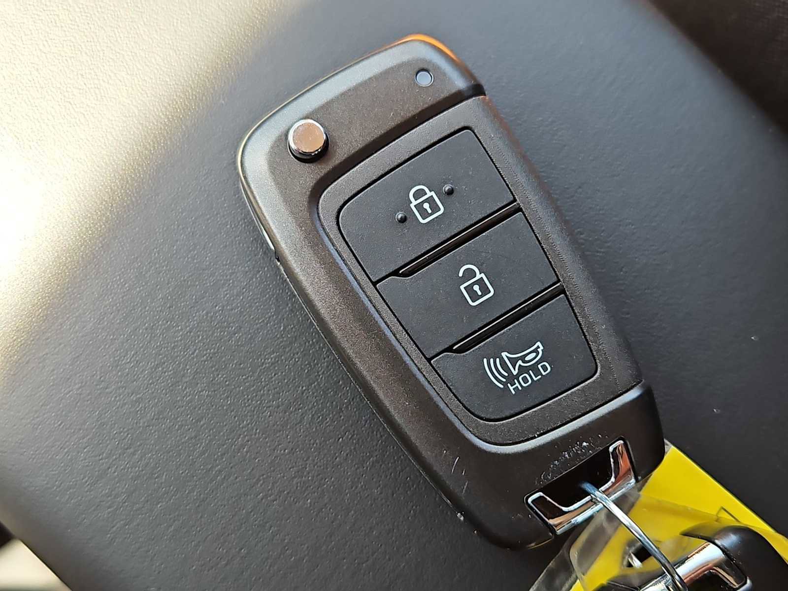 Certified 2025 Hyundai Venue SE image 33