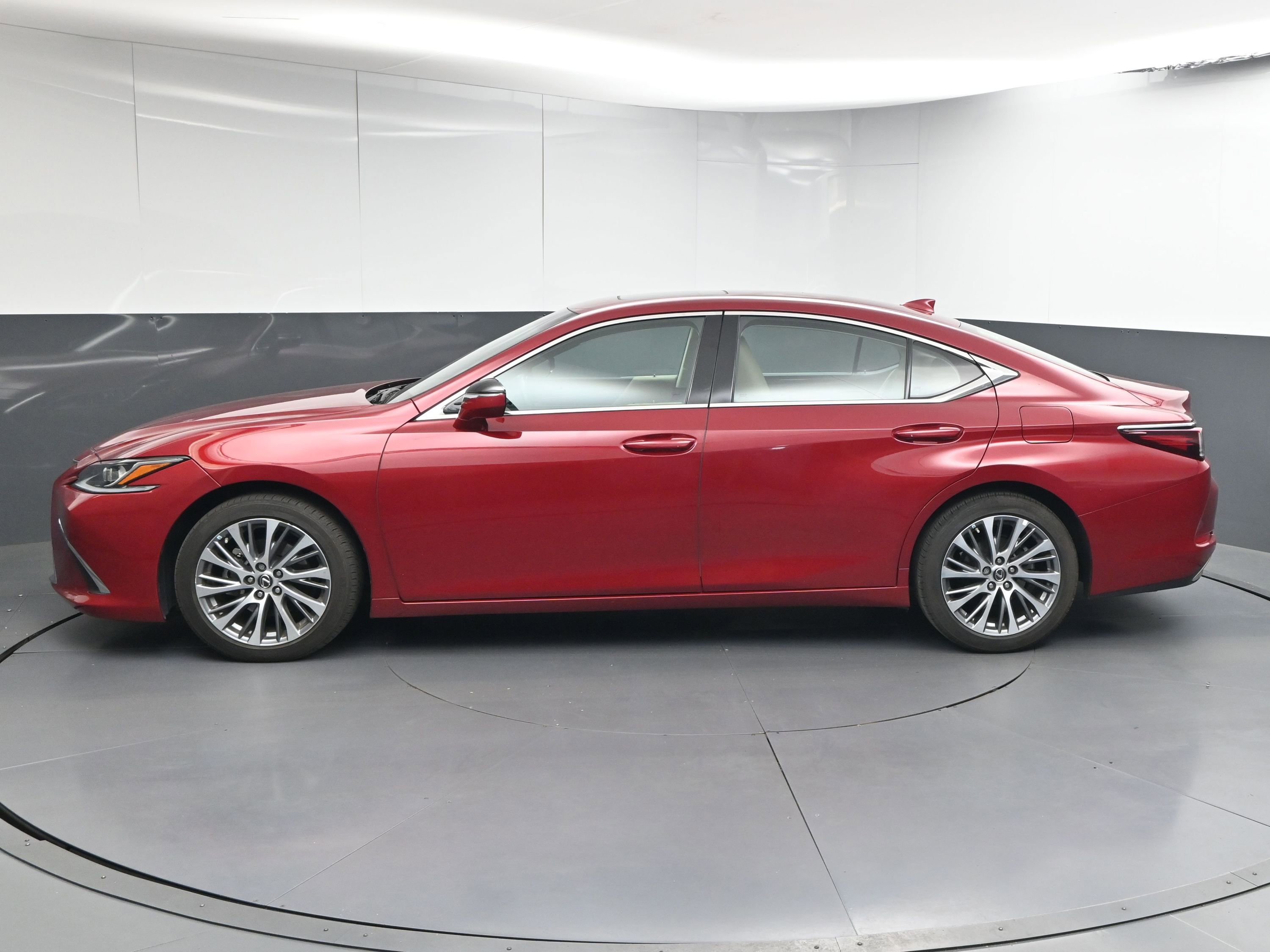 Used 2019 Lexus ES 350 image 5
