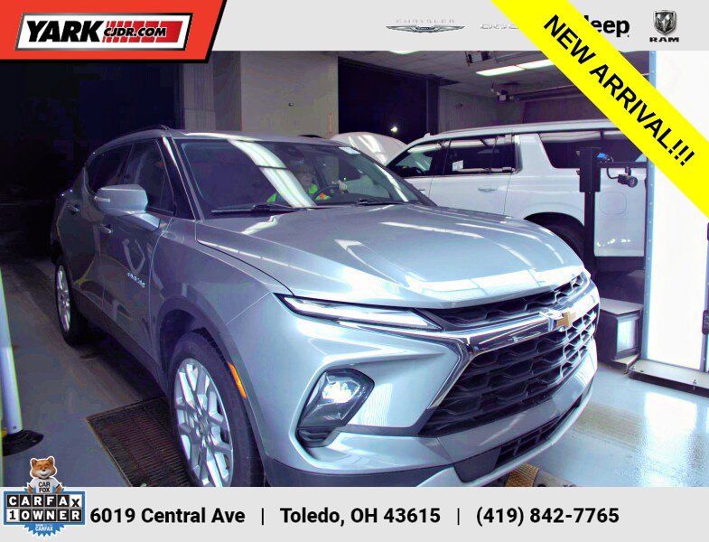 Used 2024 Chevrolet Blazer LT FWD image 1