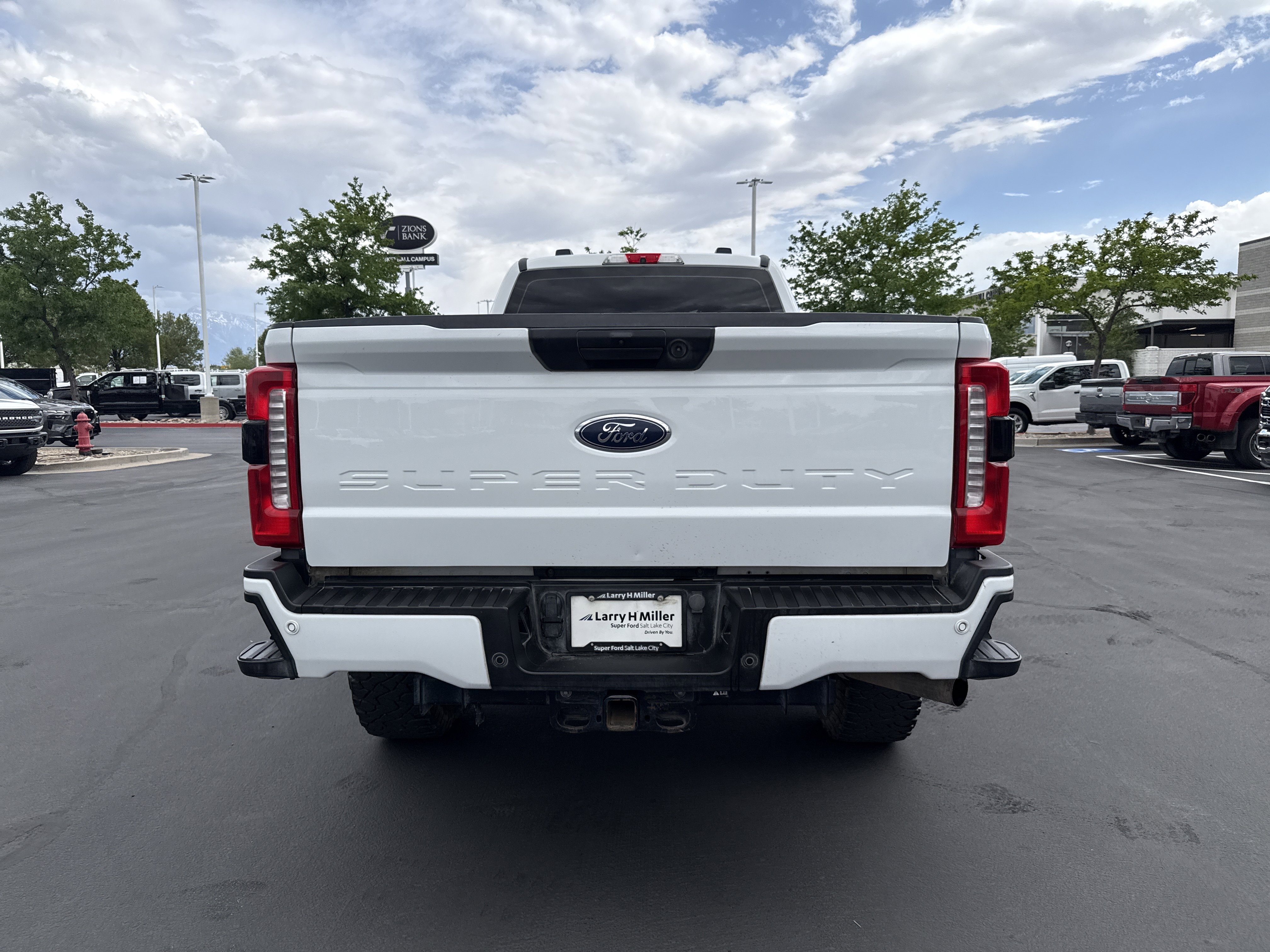 Used 2023 Ford F350 XL w/ STX Appearance Package AWD/4WD image 4