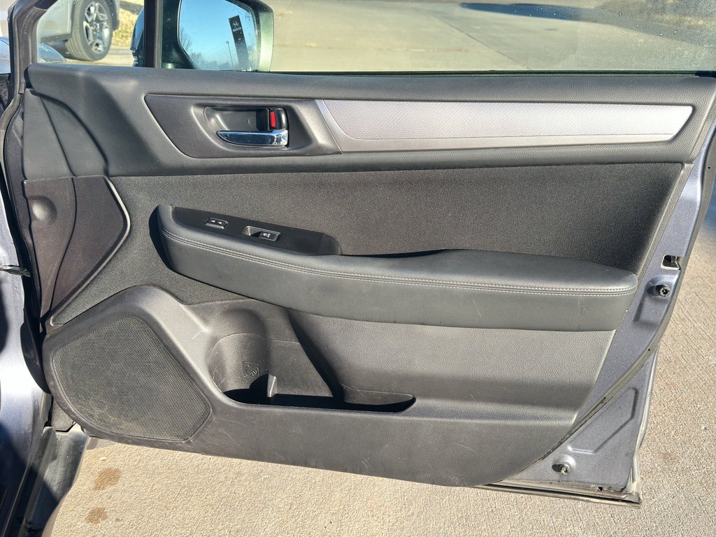 Used 2017 Subaru Outback 2.5i Premium image 27