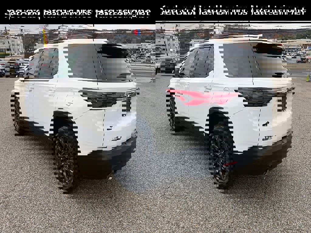 Used 2023 Chevrolet Traverse RS image 5