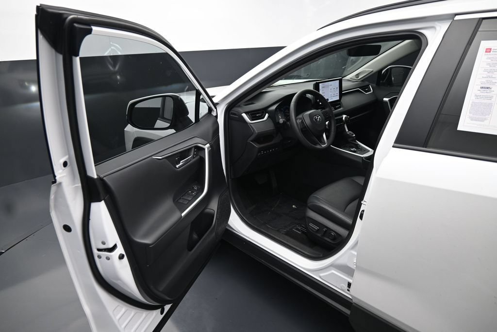 Used 2024 Toyota RAV4 Limited w/ Advanced Technology Package AWD/4WD image 17
