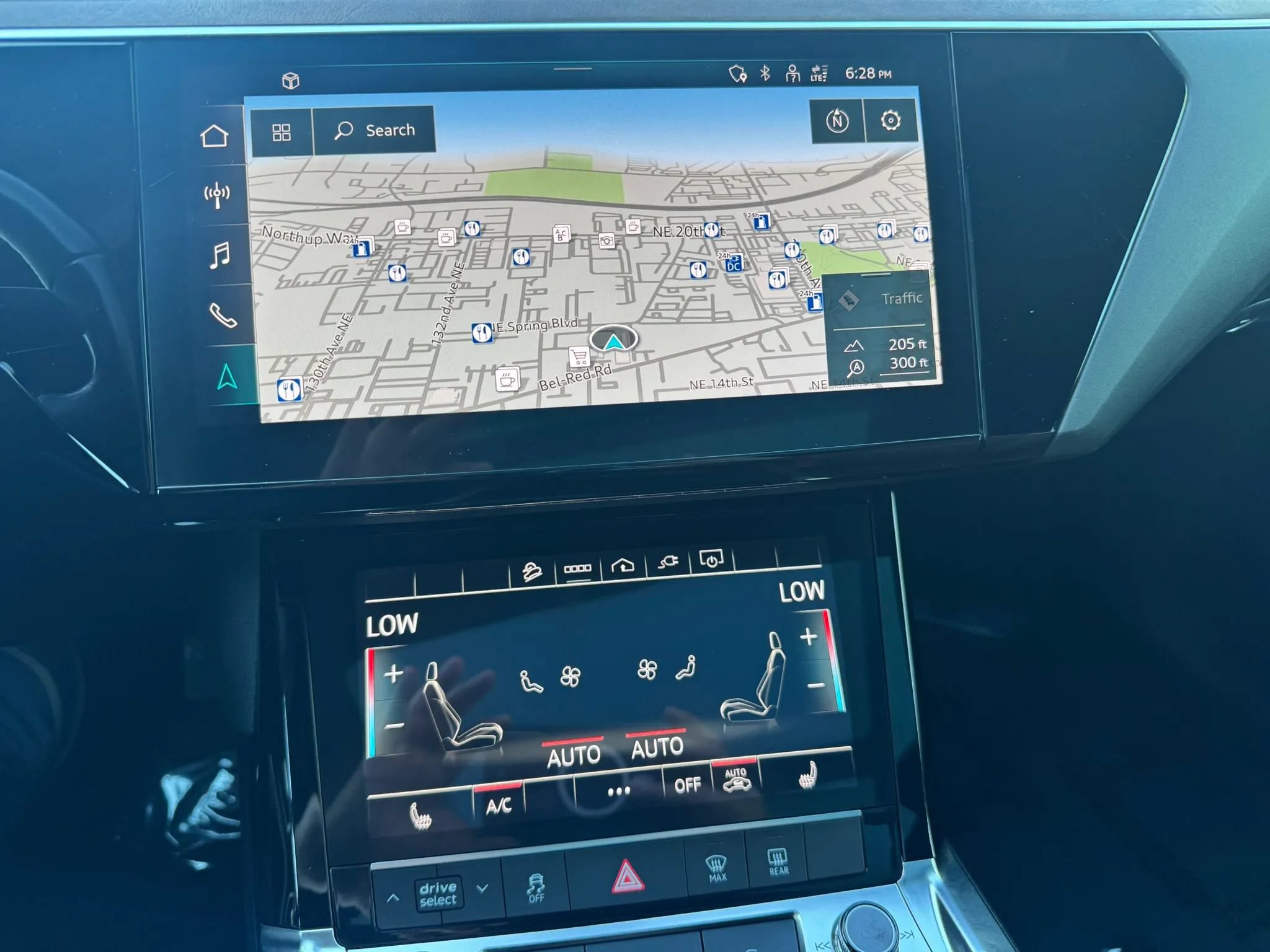 Used 2022 Audi e-tron Premium AWD/4WD image 37