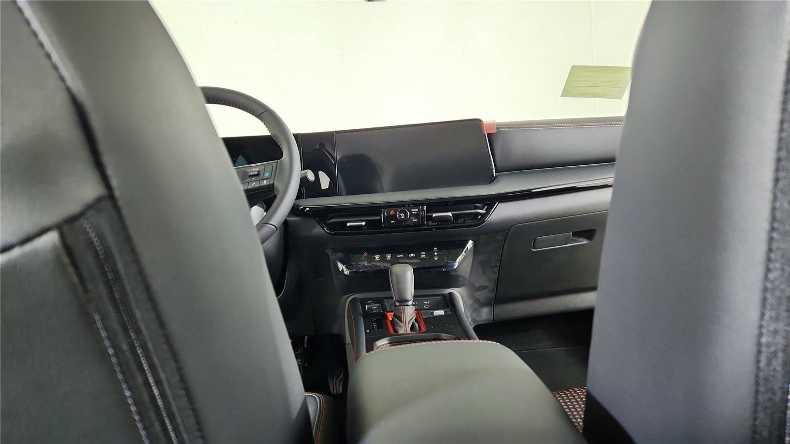 New 2026 Nissan Kicks SR w/ Illumination Package image 19