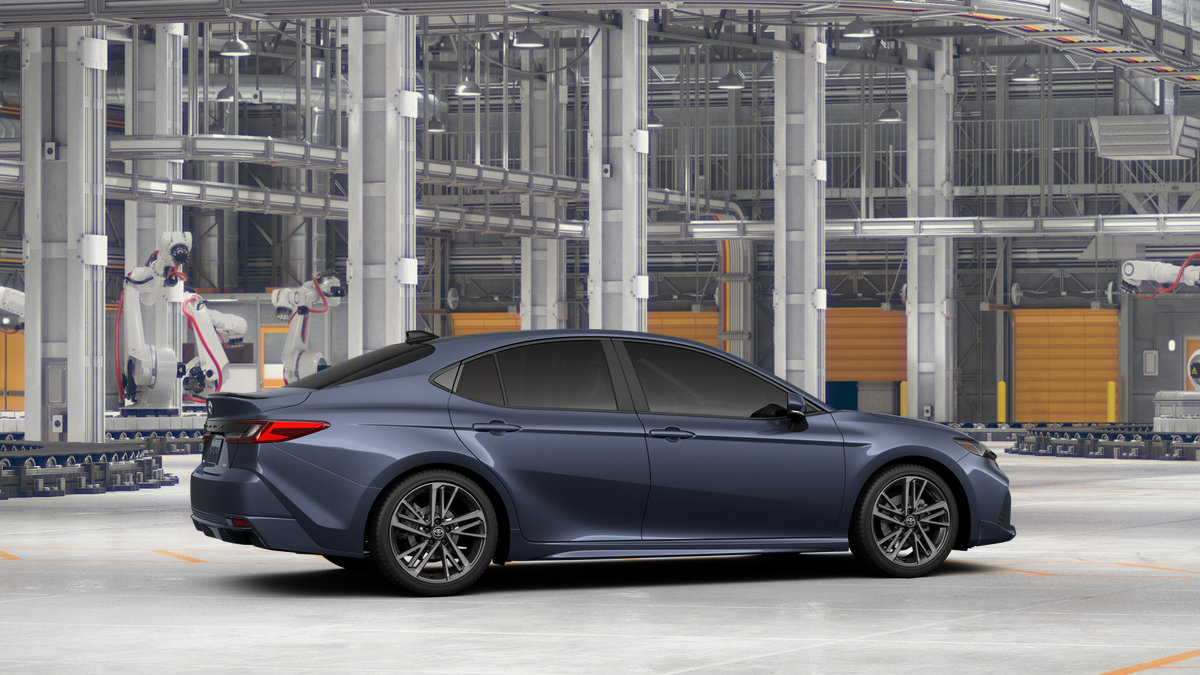 New 2026 Toyota Camry Hybrid FWD image 11