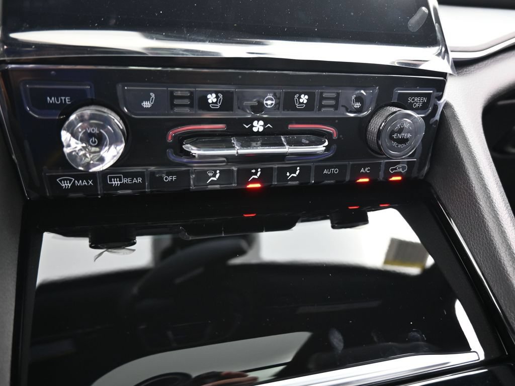 New 2025 Jeep Grand Cherokee L Overland AWD/4WD image 20
