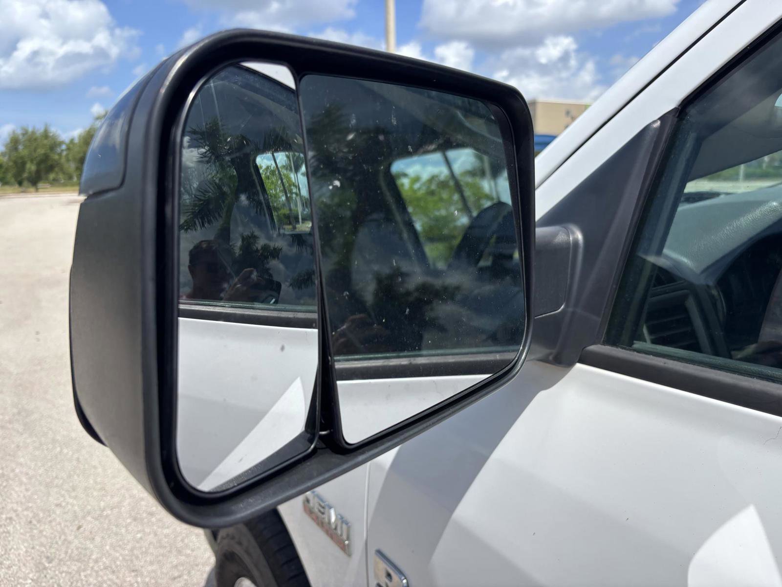 Used 2017 RAM 2500 Tradesman w/ Chrome Appearance Group RWD image 11