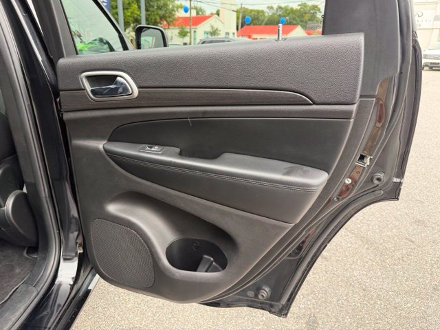 Used 2018 Jeep Grand Cherokee Altitude AWD/4WD image 22