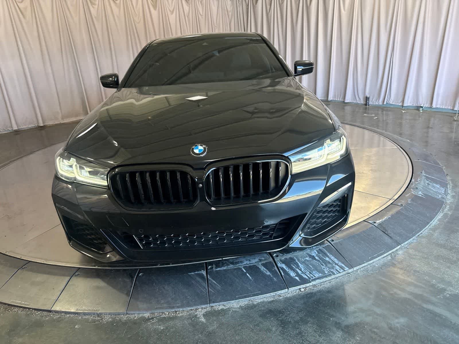Used 2023 BMW M550i xDrive w/ Executive Package AWD/4WD image 2