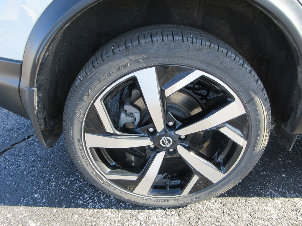 Used 2020 Nissan Rogue Sport SL image 9