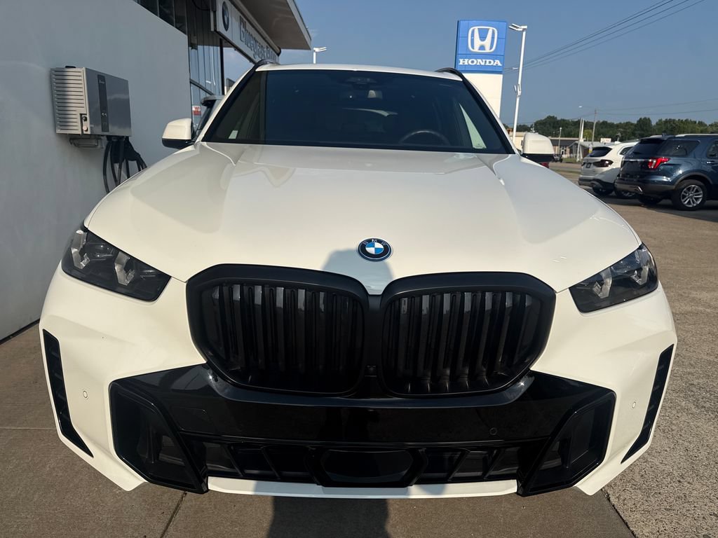Used 2024 BMW X5 xDrive50e w/ M Sport Package AWD/4WD image 8