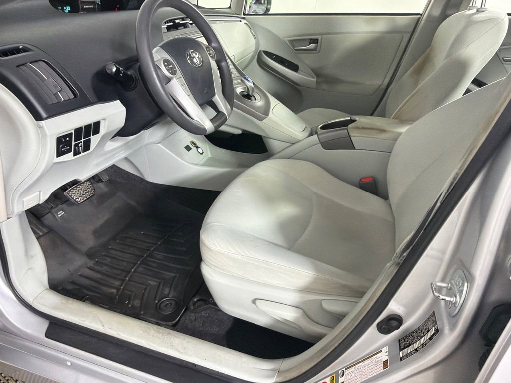 Used 2014 Toyota Prius Three image 9