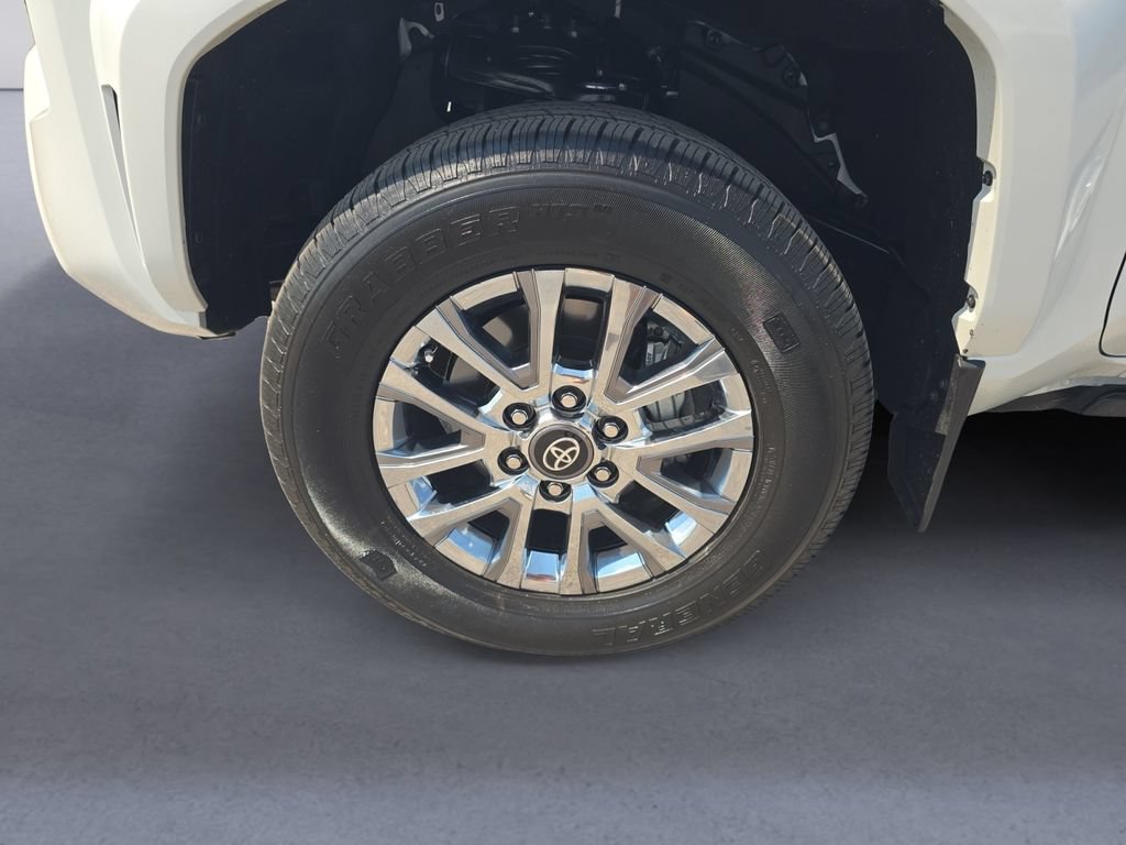 Used 2024 Toyota Tacoma Limited w/ Limited Package (LT) AWD/4WD image 10