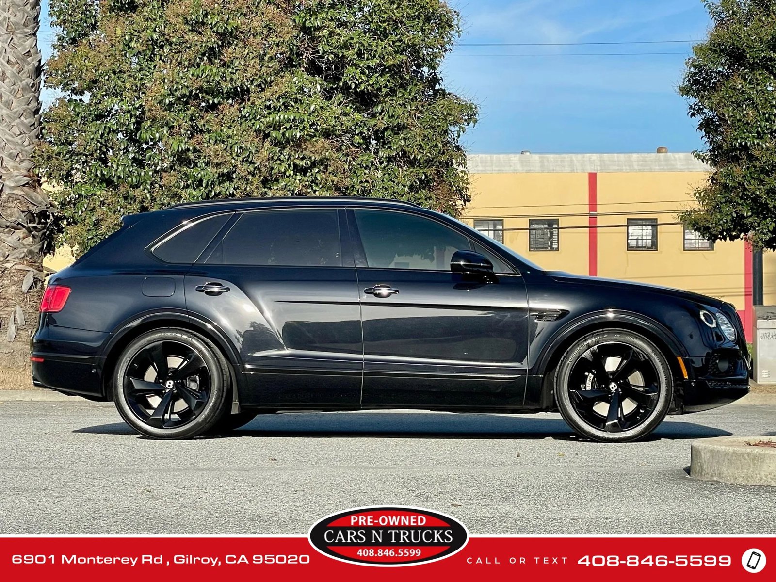 Used 2017 Bentley Bentayga image 34