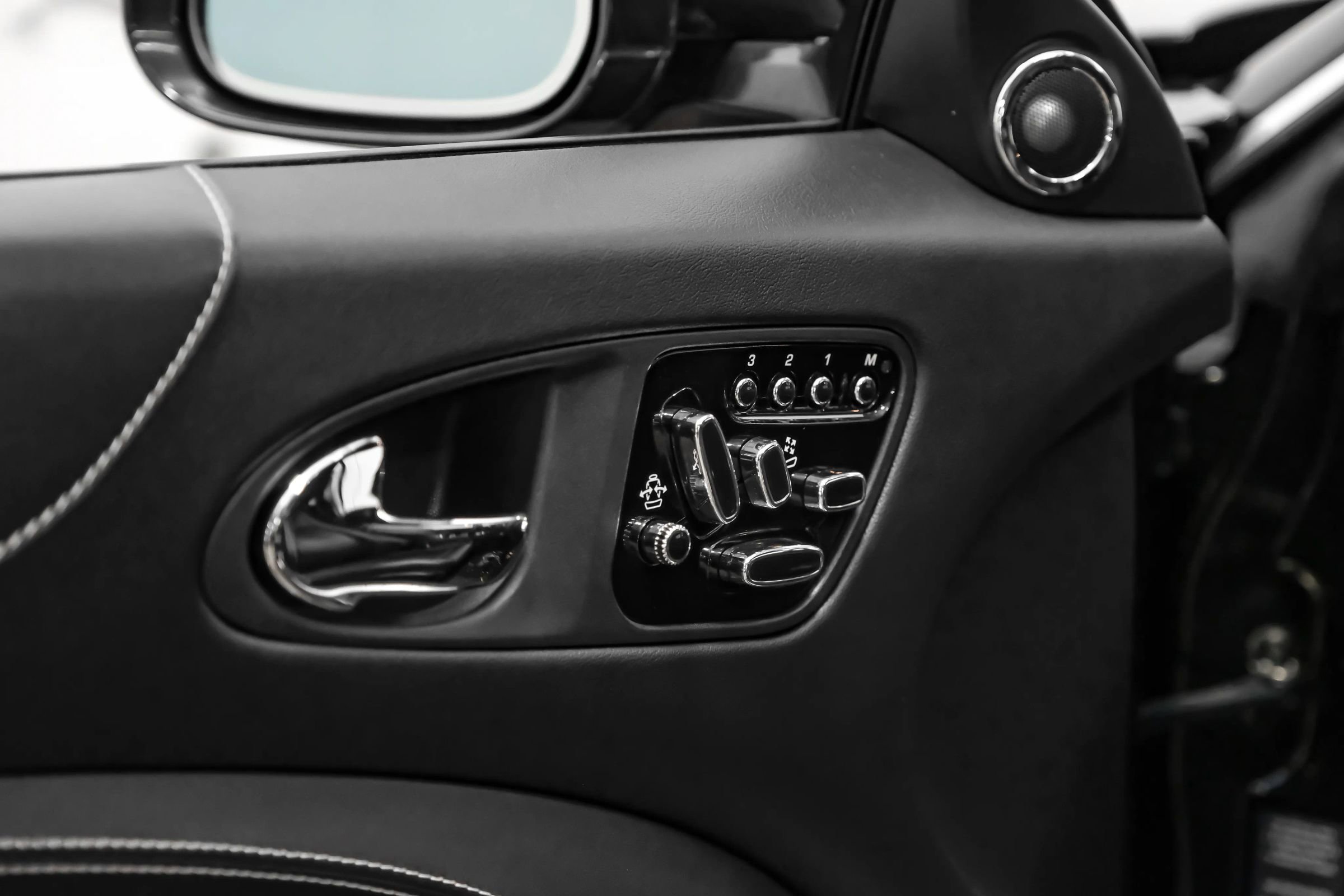 Used 2014 Jaguar XK Coupe RWD image 24