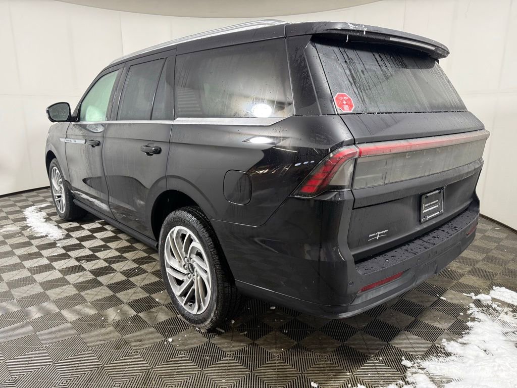 New 2025 Lincoln Navigator Reserve image 3