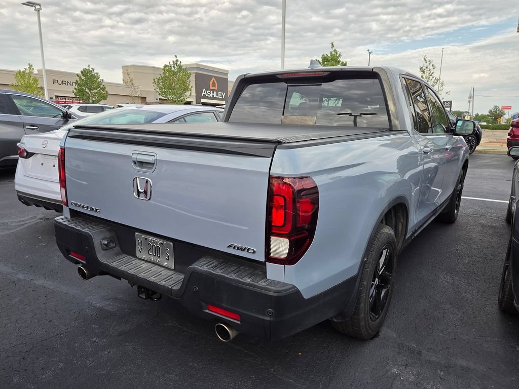 Used 2022 Honda Ridgeline Black Edition image 2