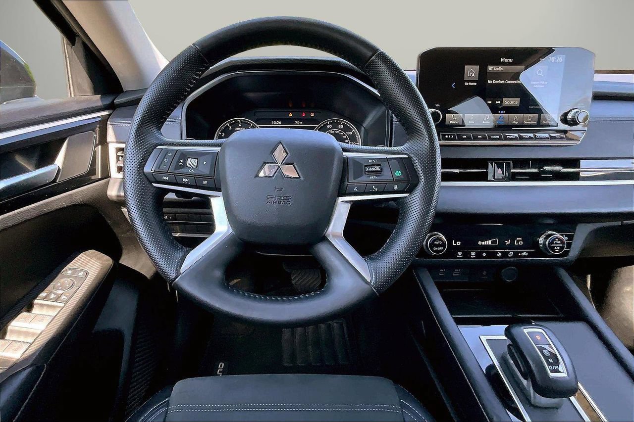 Used 2024 Mitsubishi Outlander SE FWD image 11