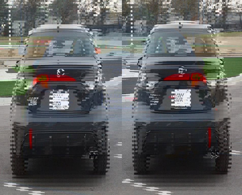 Certified 2025 Toyota Corolla SE image 3