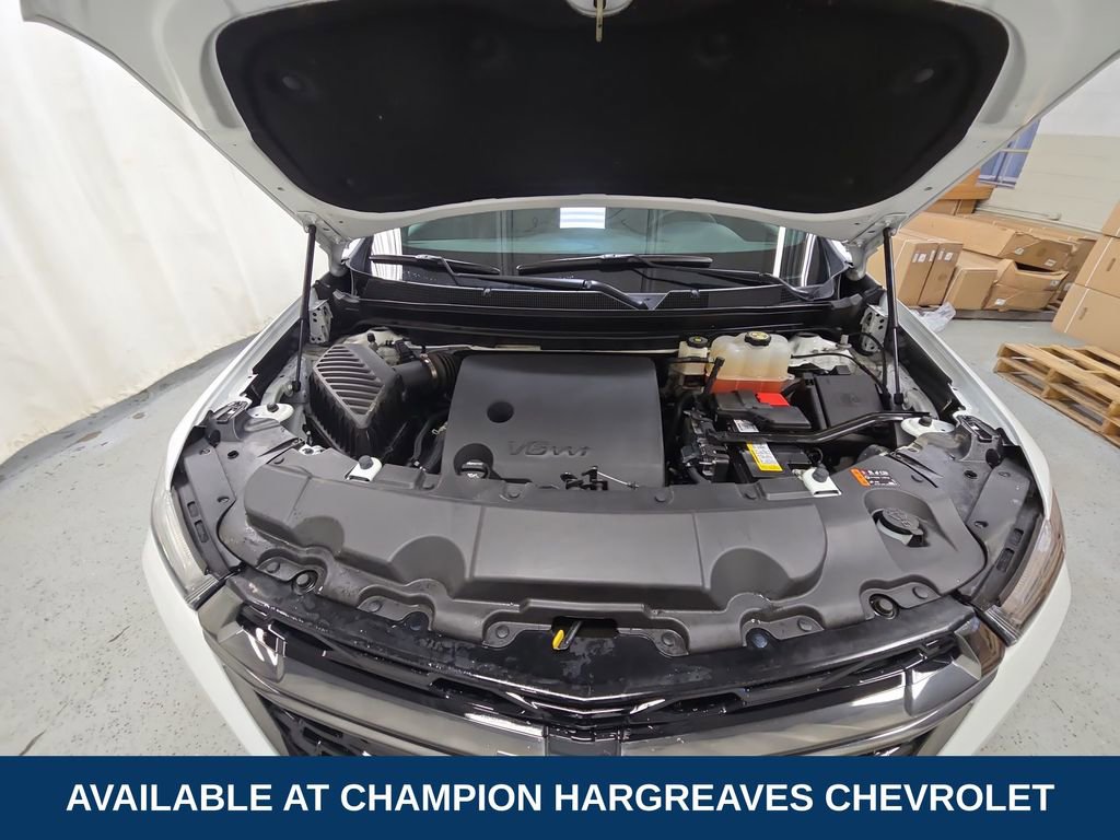 Used 2023 Chevrolet Traverse RS image 38