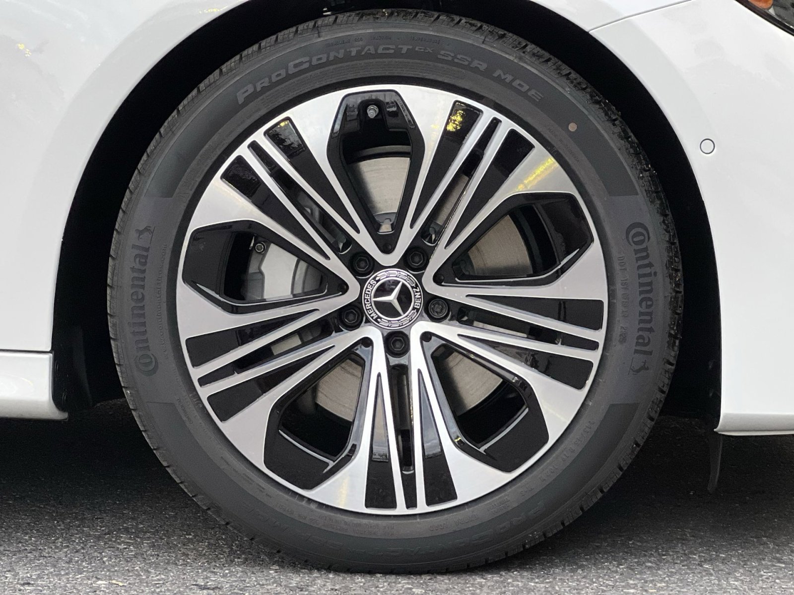 New 2026 Mercedes-Benz E 350 4MATIC Sedan image 10