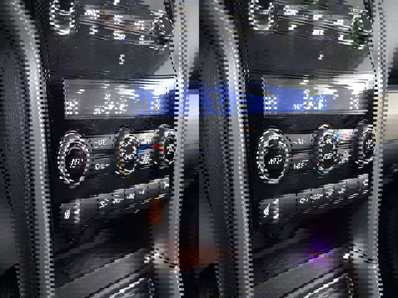 Used 2021 Subaru Ascent Limited w/ Technology Package image 18