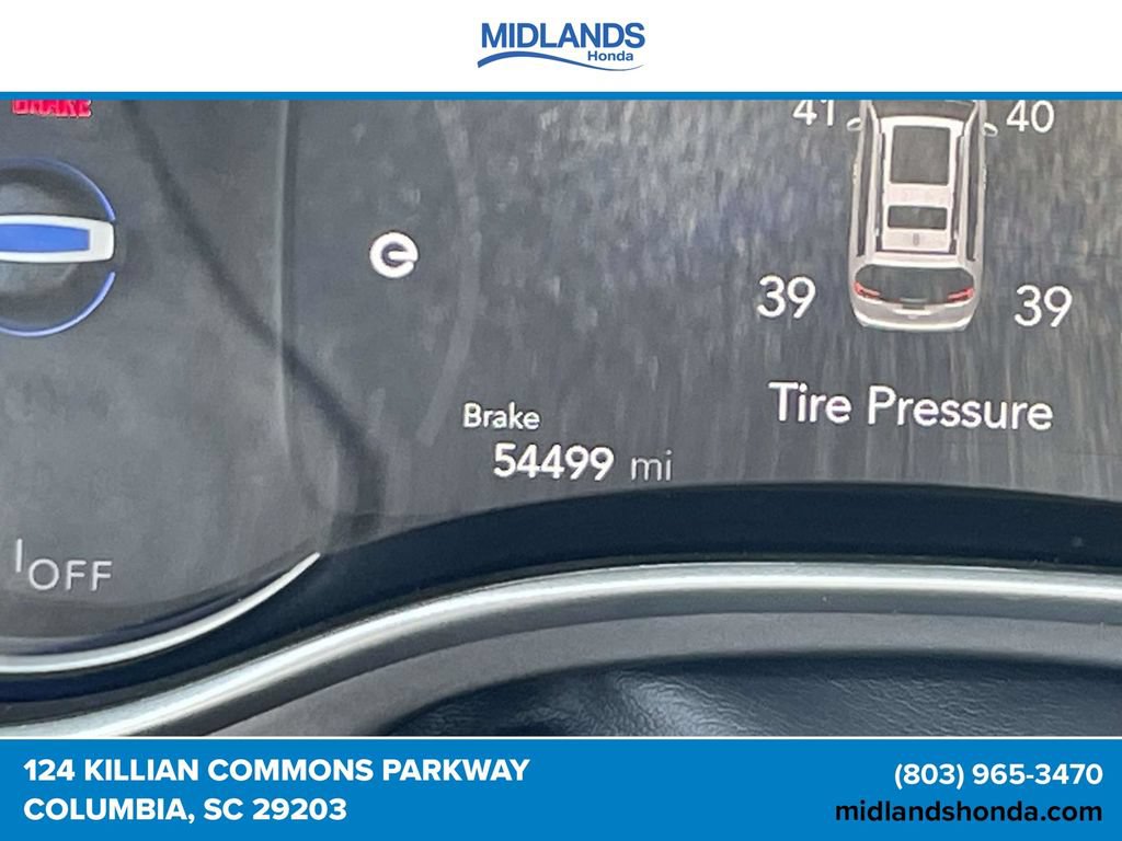 Used 2023 Chrysler Pacifica Touring-L FWD image 20