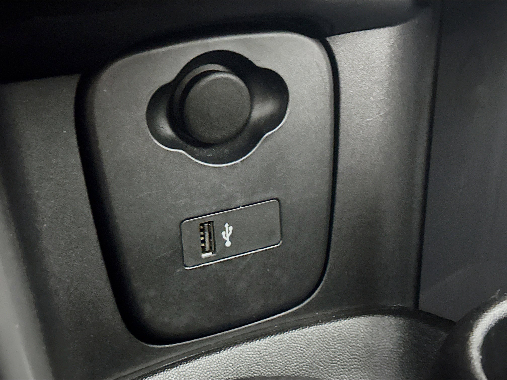 Used 2021 MINI Cooper 2-Door Hardtop w/ Storage Package image 24