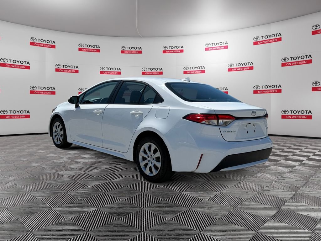 Used 2022 Toyota Corolla LE image 5