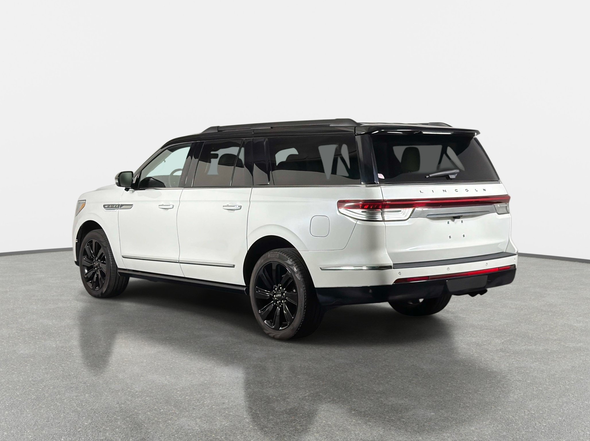 Used 2024 Lincoln Navigator L Black Label AWD/4WD image 12