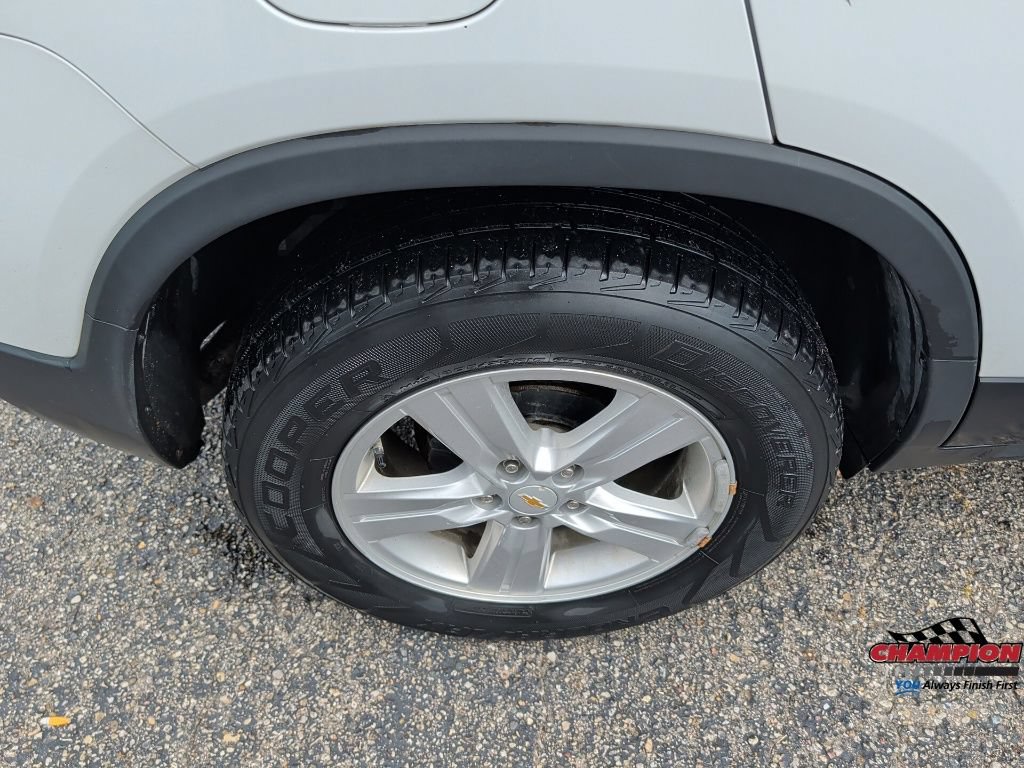 Used 2018 Chevrolet Trax LT w/ LT Convenience Package FWD image 14