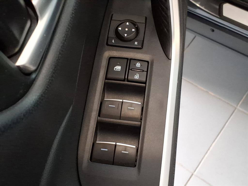 Used 2023 Toyota RAV4 XLE Premium image 17