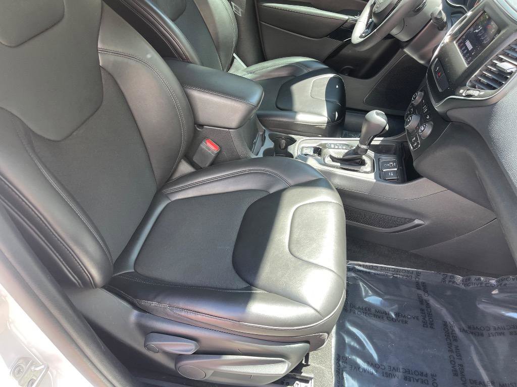 Used 2020 Jeep Cherokee Latitude Plus image 45