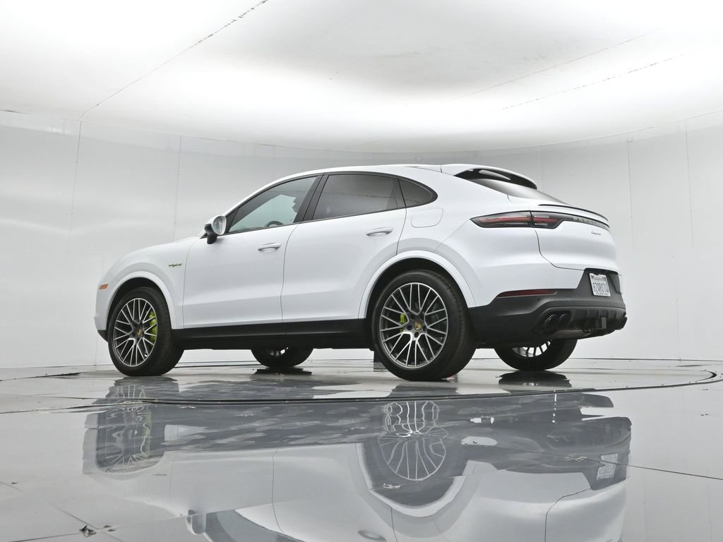 Used 2022 Porsche Cayenne E-Hybrid Coupe image 2