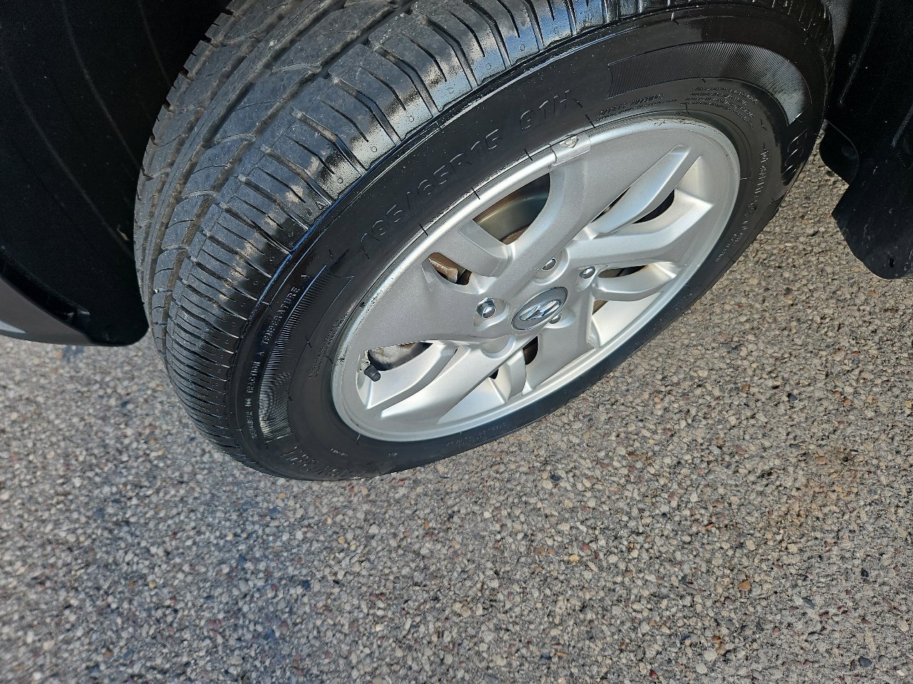 Used 2020 Hyundai Venue SEL image 10