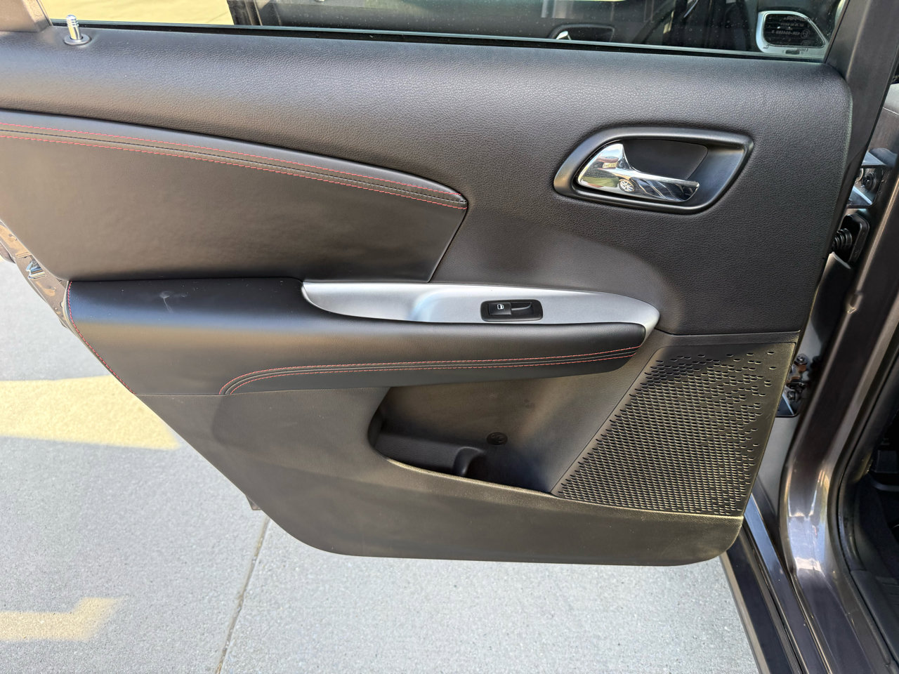 Used 2014 Dodge Journey R/T w/ Flexible Seating Group image 16