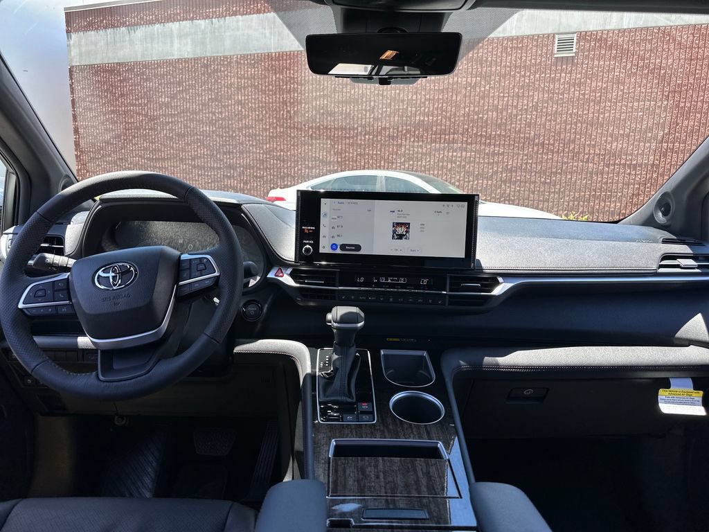 Used 2026 Toyota Sienna Limited FWD image 13