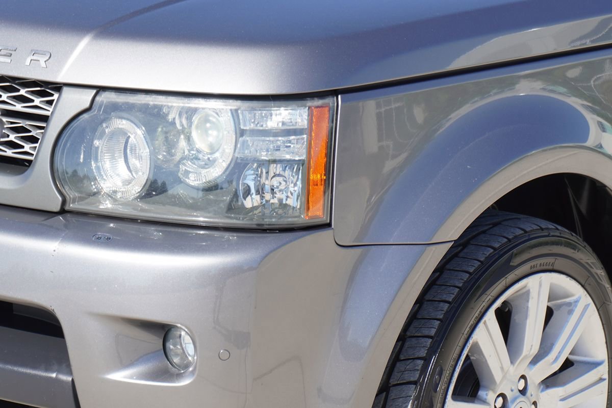 Used 2010 Land Rover Range Rover Sport Supercharged AWD/4WD image 2
