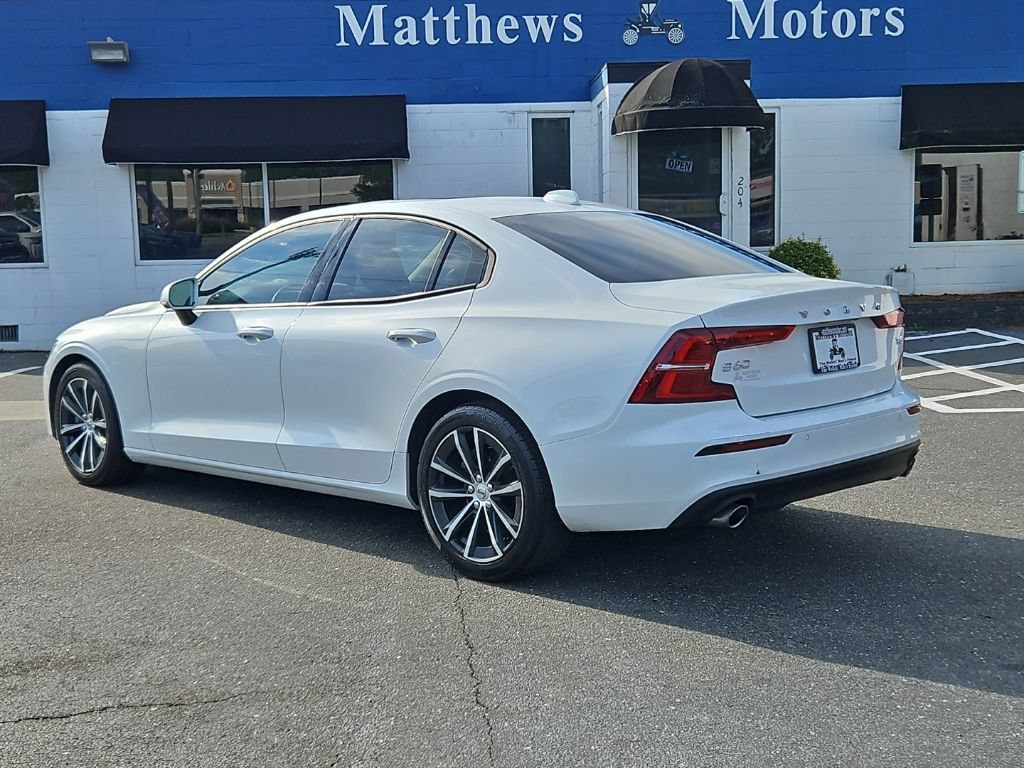 Used 2021 Volvo S60 T5 Momentum w/ Premium Package FWD image 5