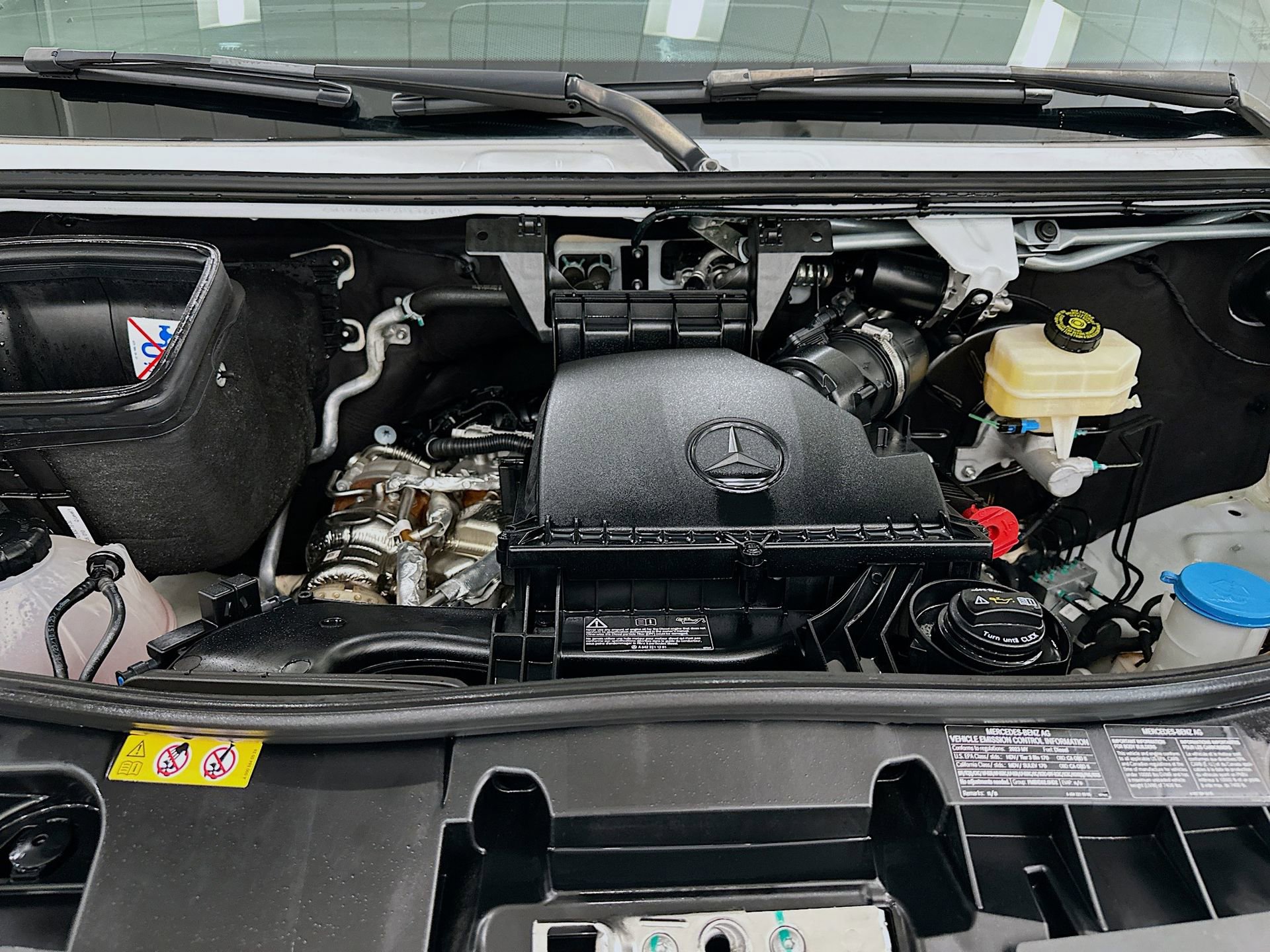 Used 2023 Mercedes-Benz Sprinter 144 Cargo image 29