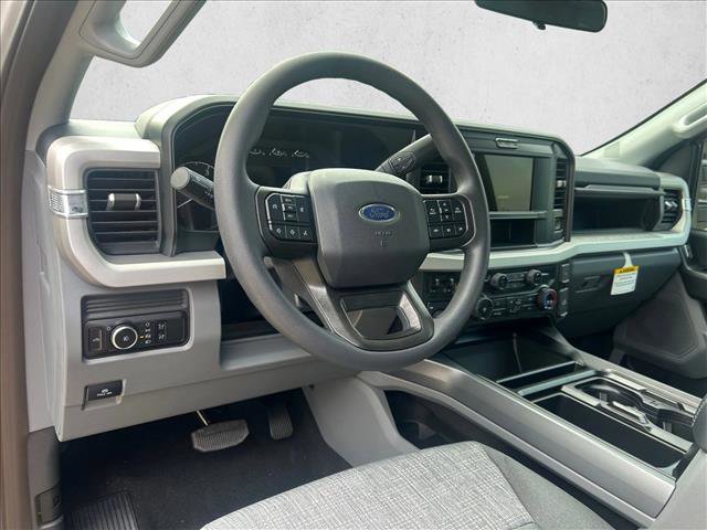 New 2026 Ford F250 XLT w/ FX4 Off-Road Package AWD/4WD image 3