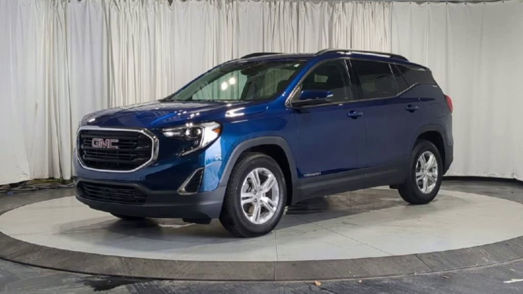 Used 2020 GMC Terrain SLE w/ Driver Convenience Package image 5