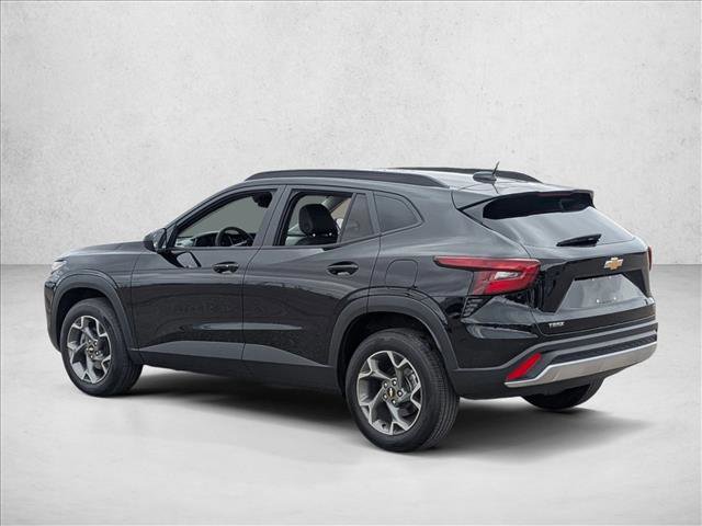 Used 2025 Chevrolet Trax LT w/ LT Convenience Package image 7