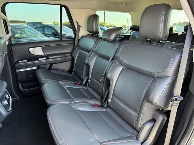 Used 2025 Ford Expedition Active AWD/4WD image 16