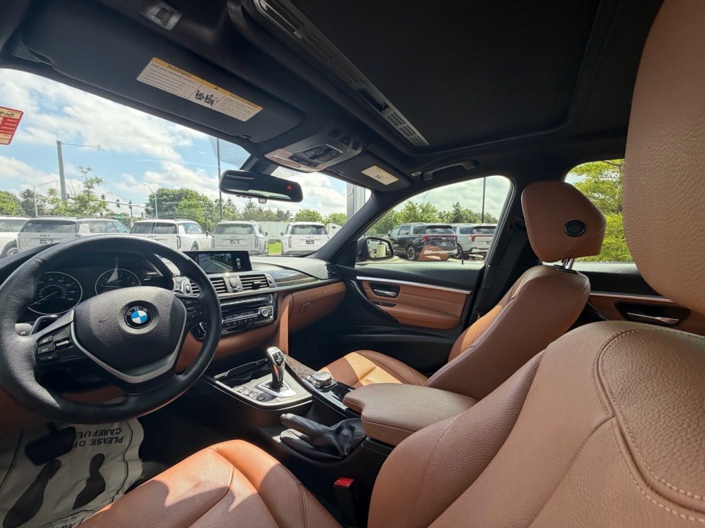 Used 2016 BMW 328i xDrive Sedan AWD/4WD image 8