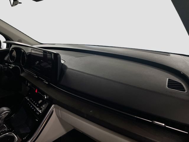 Used 2024 Kia Carnival EX image 31